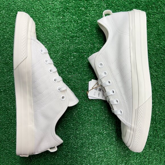 Athletic_Shoes